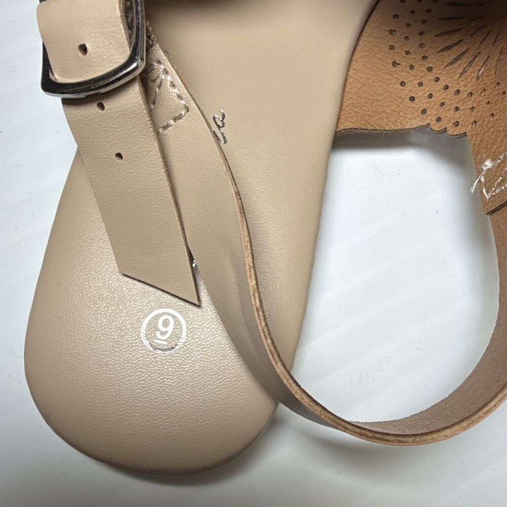 Beige Thong Flat Sandals Faux Leather Buckle Ankle Strap Women’s 9 - Picture 3 of 7